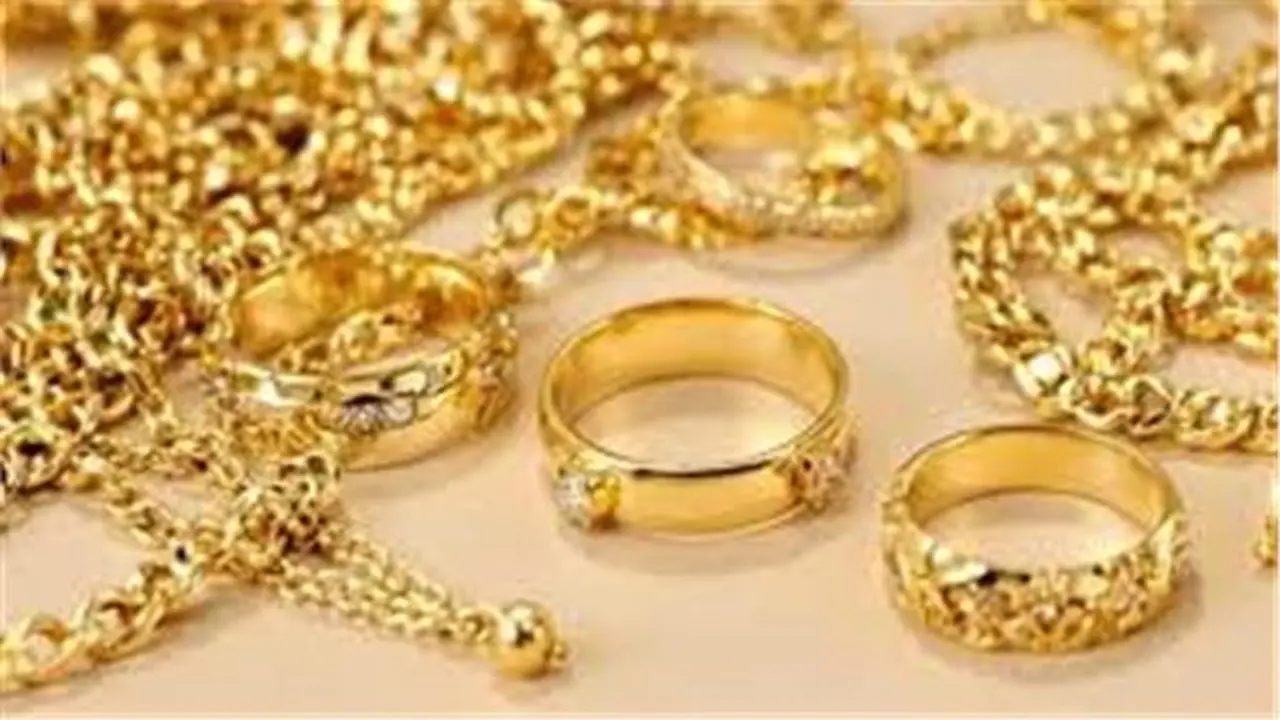 تراجع أسواق الذهب وخسائر 30 دولاراً للأوقية تؤثر على السعر المحلي مباشرة